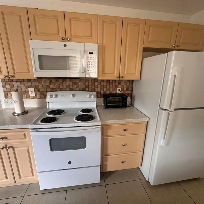 Casa 3/2 en Hallandale Beach — $2,900/mes