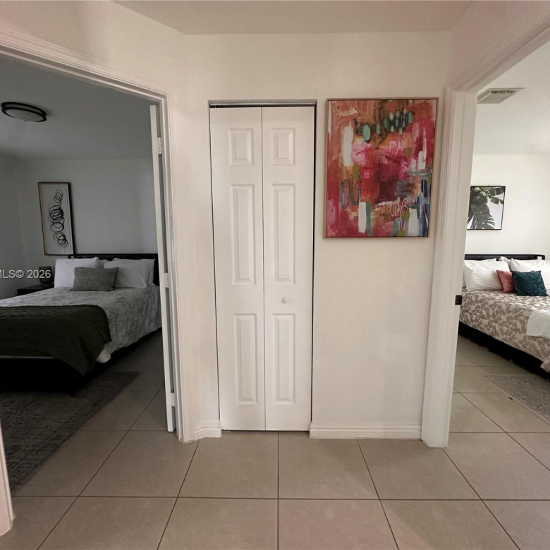 Casa 3/2 en Hallandale Beach — $2,900/mes