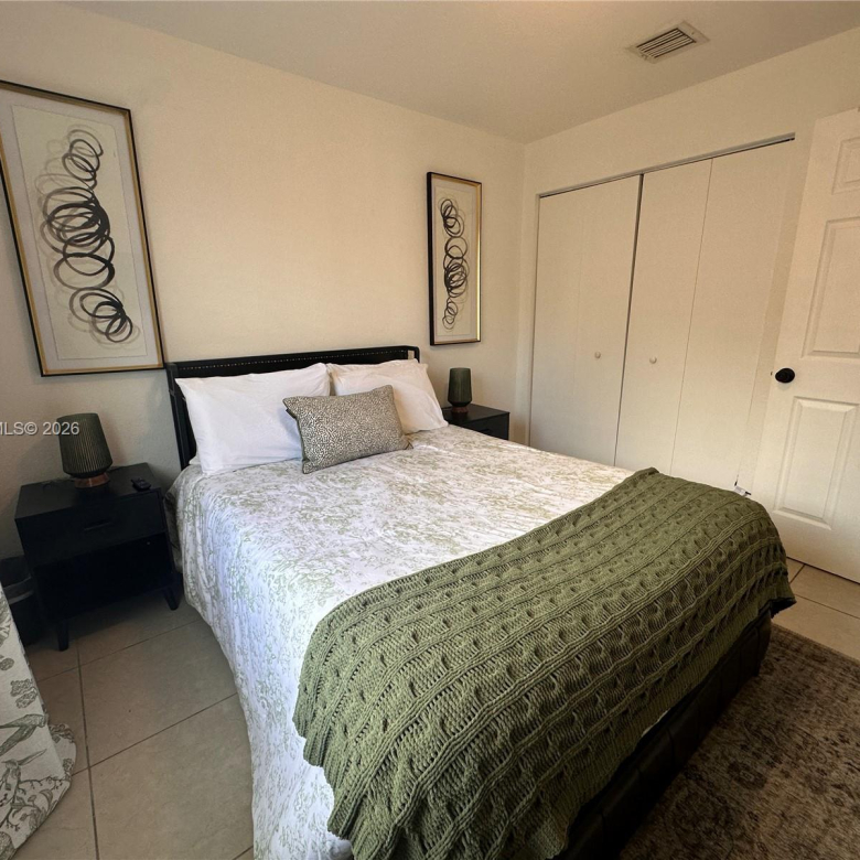 Casa 3/2 en Hallandale Beach — $2,900/mes