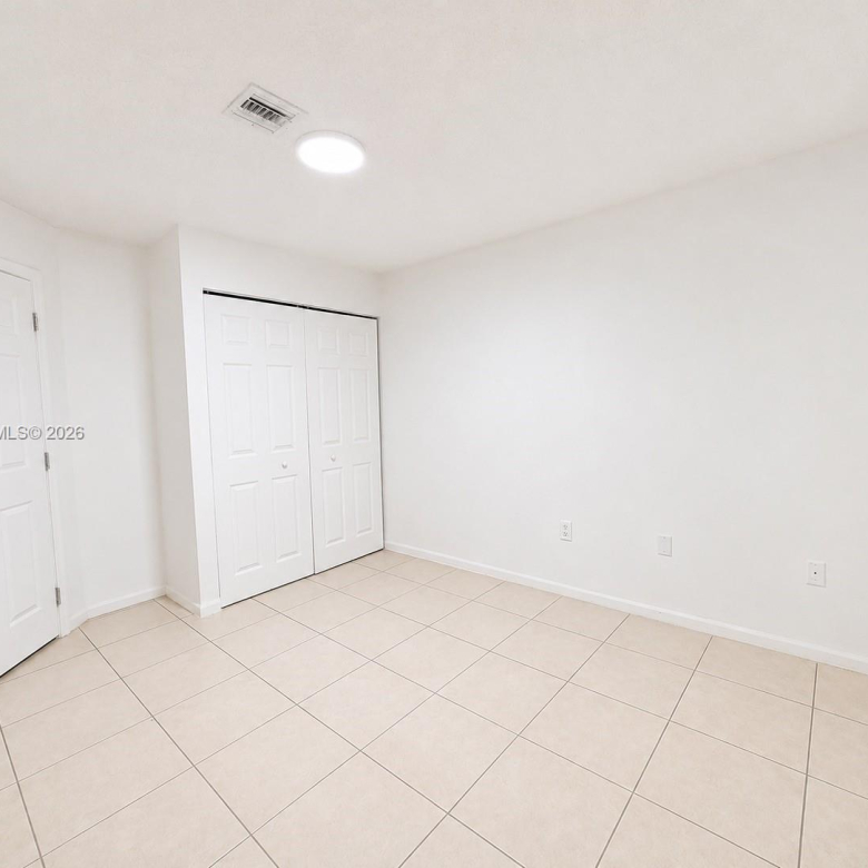 Apartamento 1/1 en Hollywood — $1,575/mes