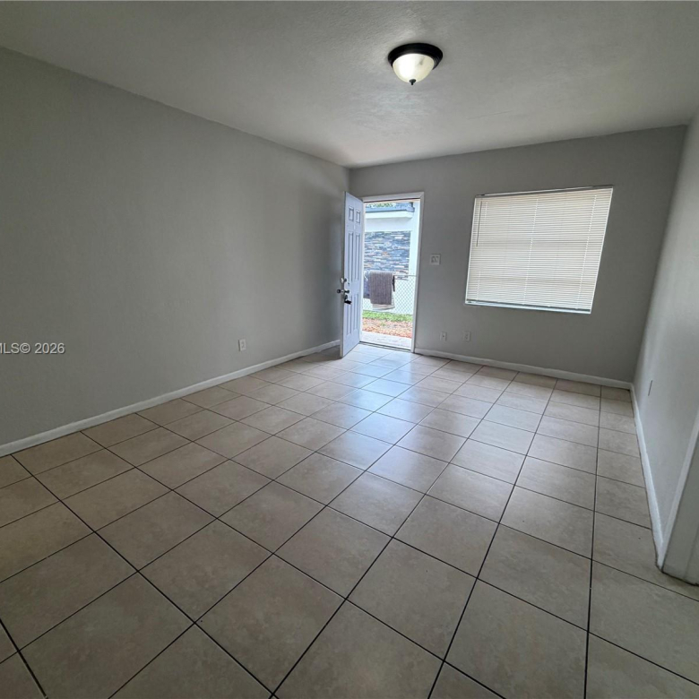 Apartamento 2/1 en Dania Beach — $1,850/mes