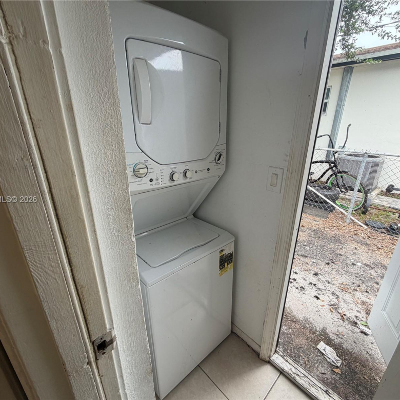 Apartamento 2/1 en Dania Beach — $1,850/mes